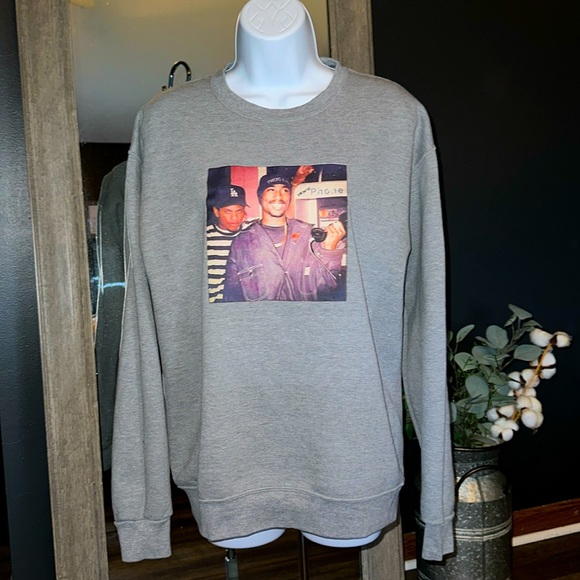 Tupac and Eazy-E sweatshirt men’s size Medium - Picture 1 of 3